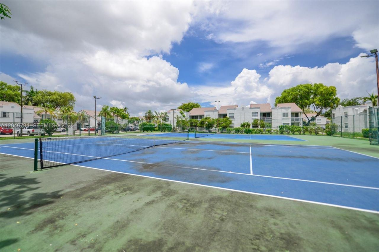 4990 NW 97th Pl , Unit 314, Doral, FL 33178 Photo