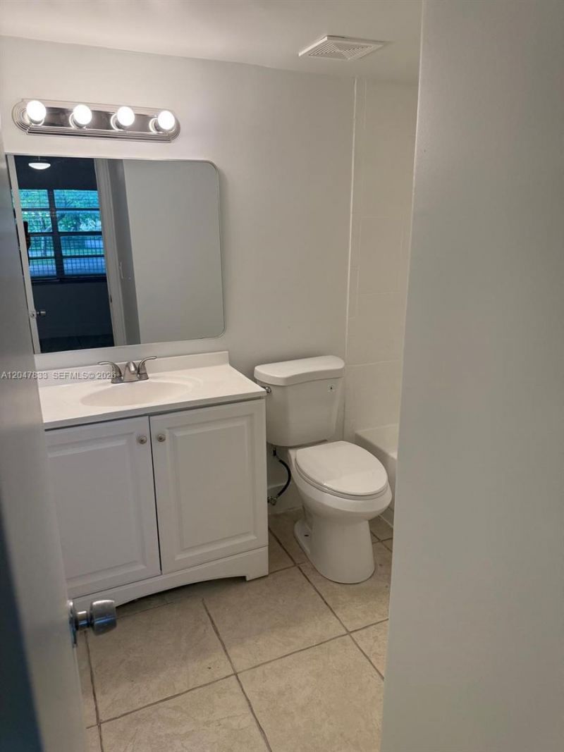 10116 Twin Lakes Dr , Unit 11-C, Coral Springs, FL 33071 Photo