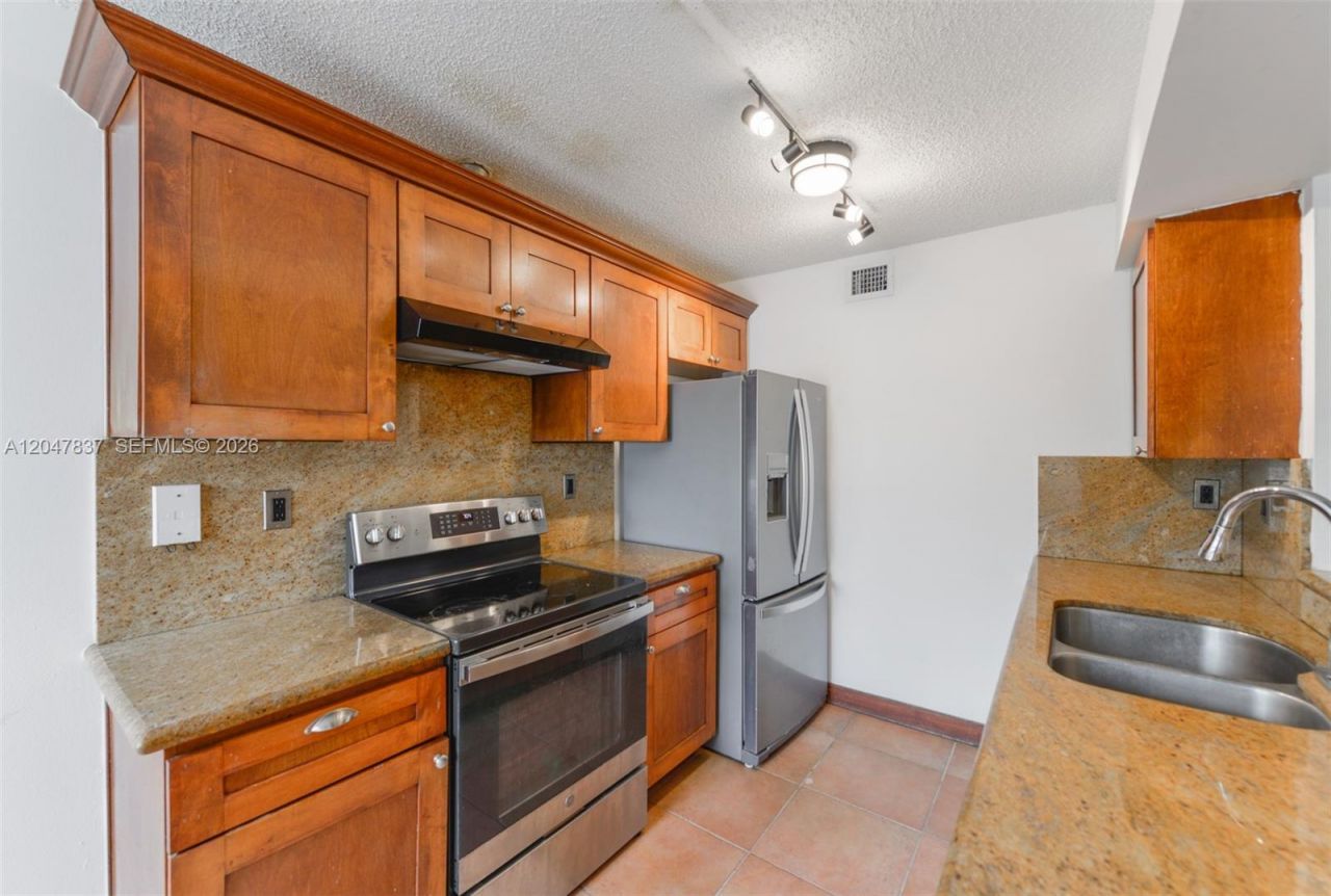 4990 NW 97th Pl , Unit 314, Doral, FL 33178 Photo