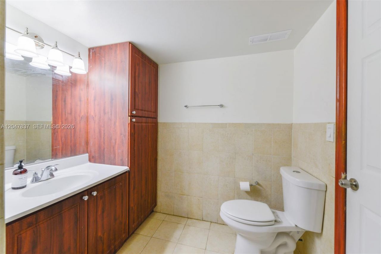 4990 NW 97th Pl , Unit 314, Doral, FL 33178 Photo