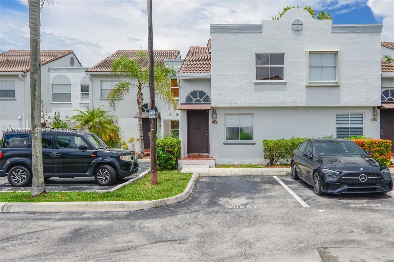 4990 NW 97th Pl , Unit 314, Doral, FL 33178 Photo