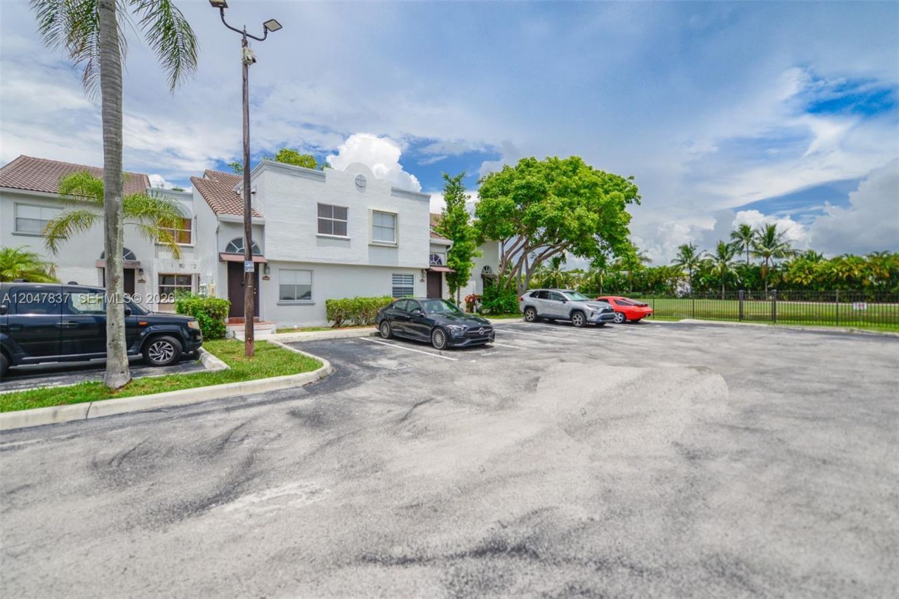4990 NW 97th Pl , Unit 314, Doral, FL 33178 Photo