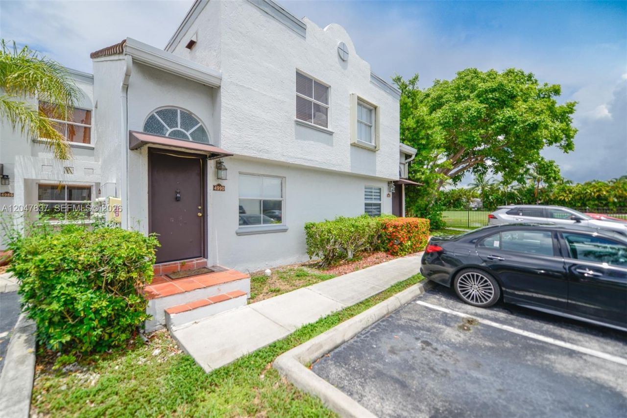 4990 NW 97th Pl , Unit 314, Doral, FL 33178 Photo