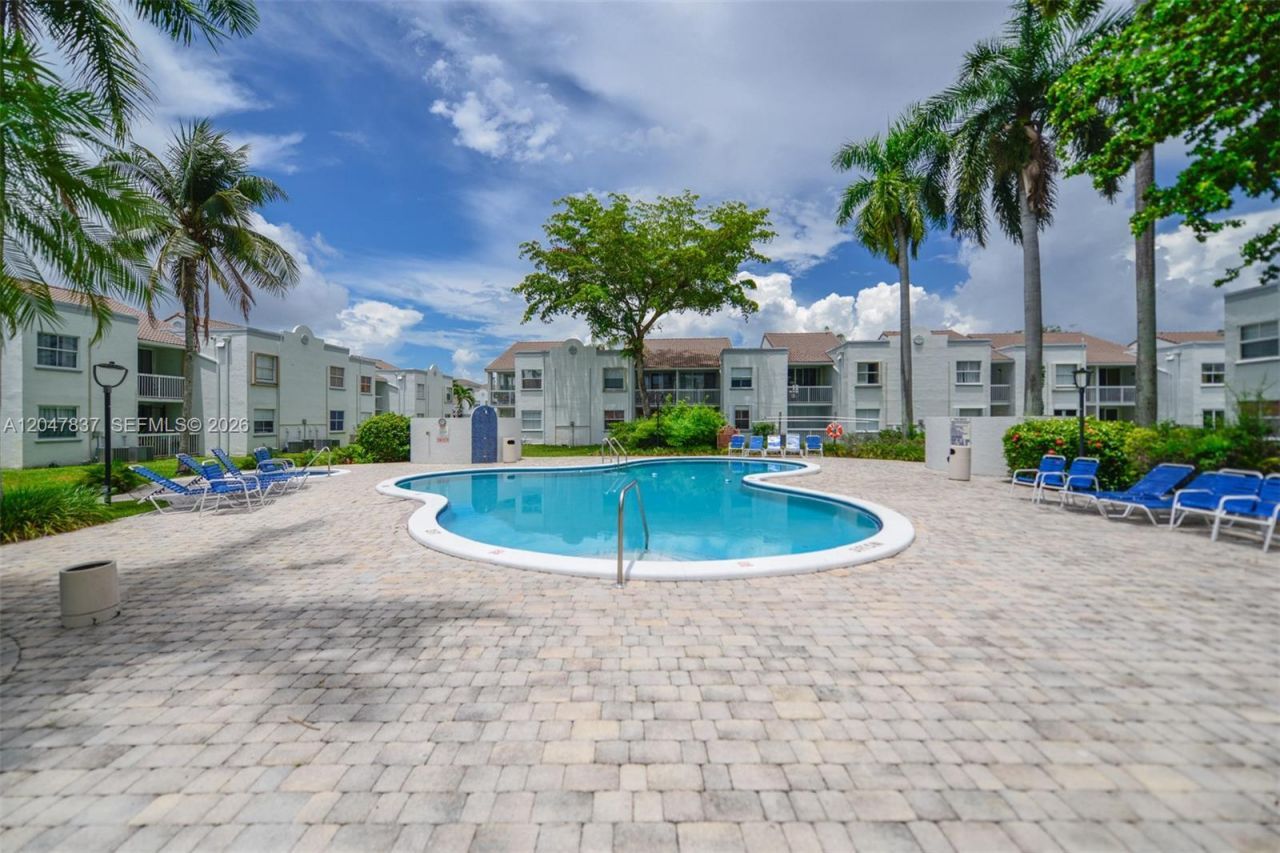 4990 NW 97th Pl , Unit 314, Doral, FL 33178 Photo