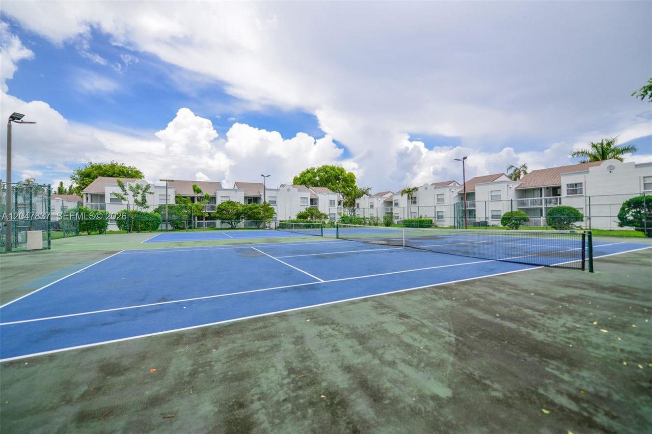 4990 NW 97th Pl , Unit 314, Doral, FL 33178 Photo
