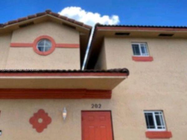 17318 NW 74th Ave, Unit 202, Hialeah, FL 33015