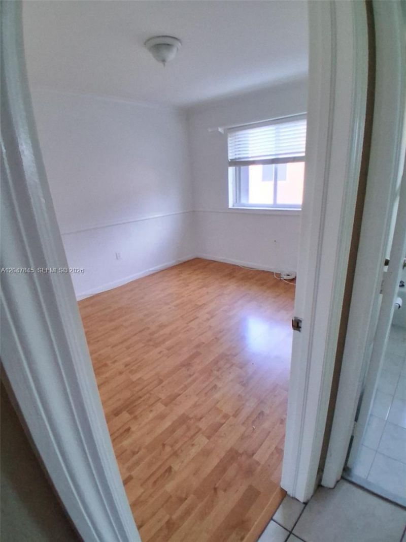 17318 NW 74th Ave, Unit 202, Hialeah, FL 33015 Photo