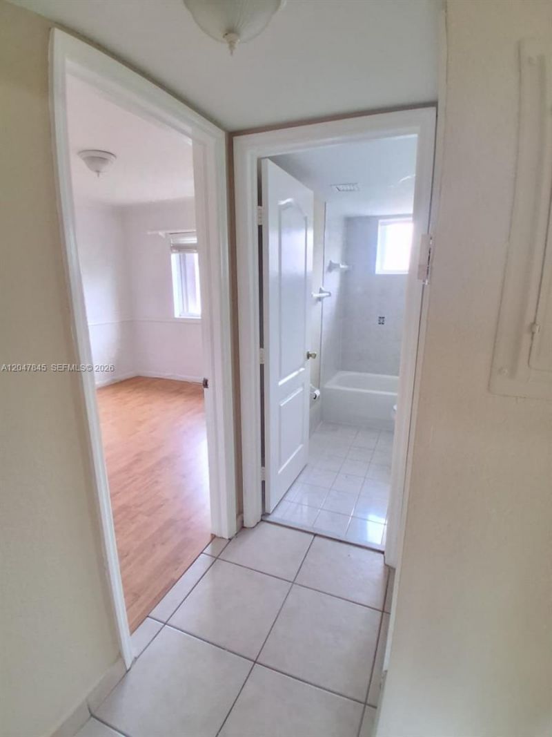 17318 NW 74th Ave, Unit 202, Hialeah, FL 33015 Photo