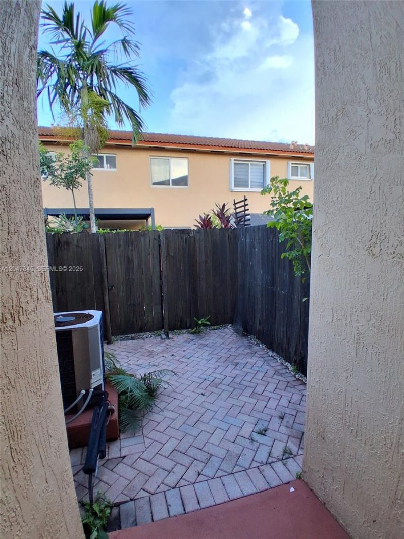 17318 NW 74th Ave, Unit 202, Hialeah, FL 33015 Photo