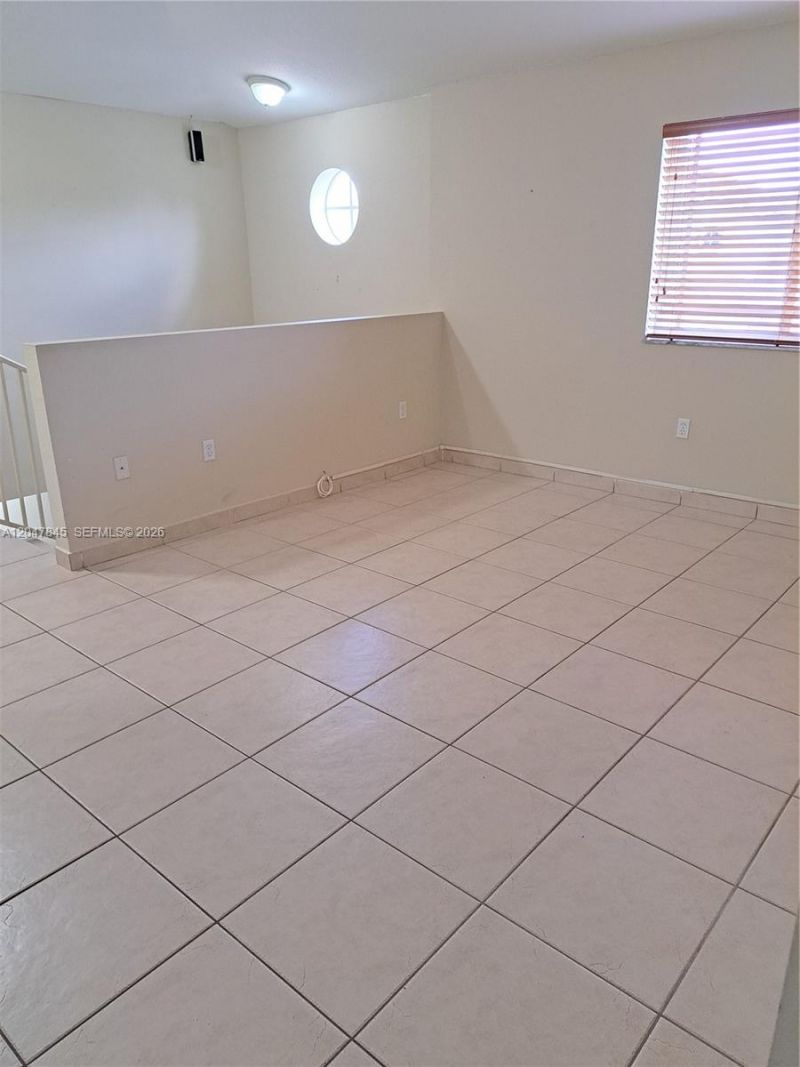 17318 NW 74th Ave, Unit 202, Hialeah, FL 33015 Photo