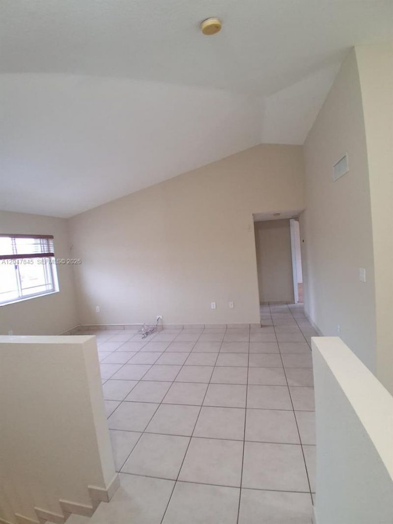 17318 NW 74th Ave, Unit 202, Hialeah, FL 33015 Photo