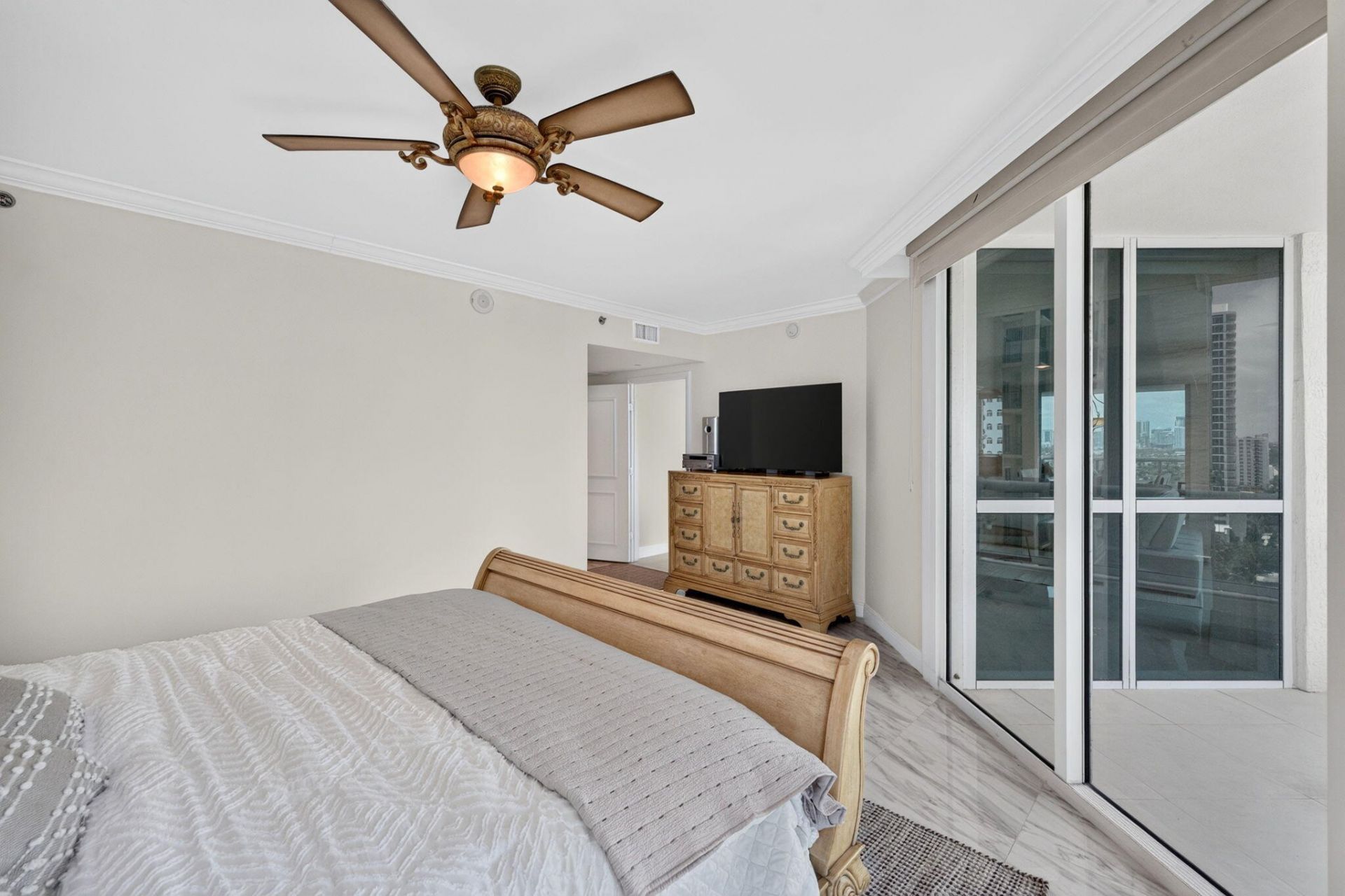 101 S Fort Lauderdale Beach Boulevard, Unit 1606, Fort Lauderdale, FL 33316 Photo