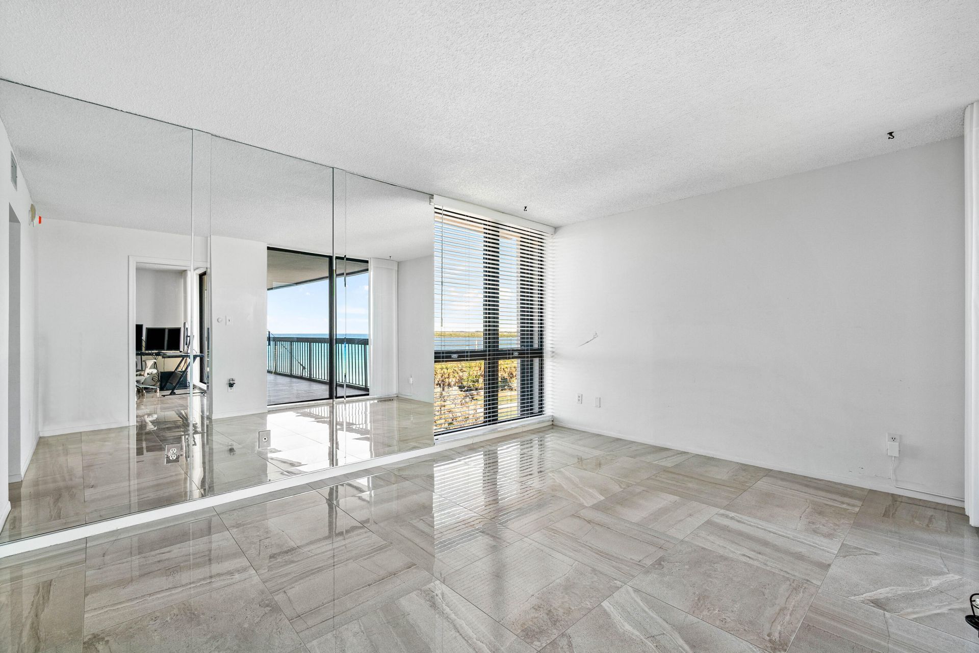 5380 N Ocean Drive N, Unit 5g, Riviera Beach, FL 33404 Photo
