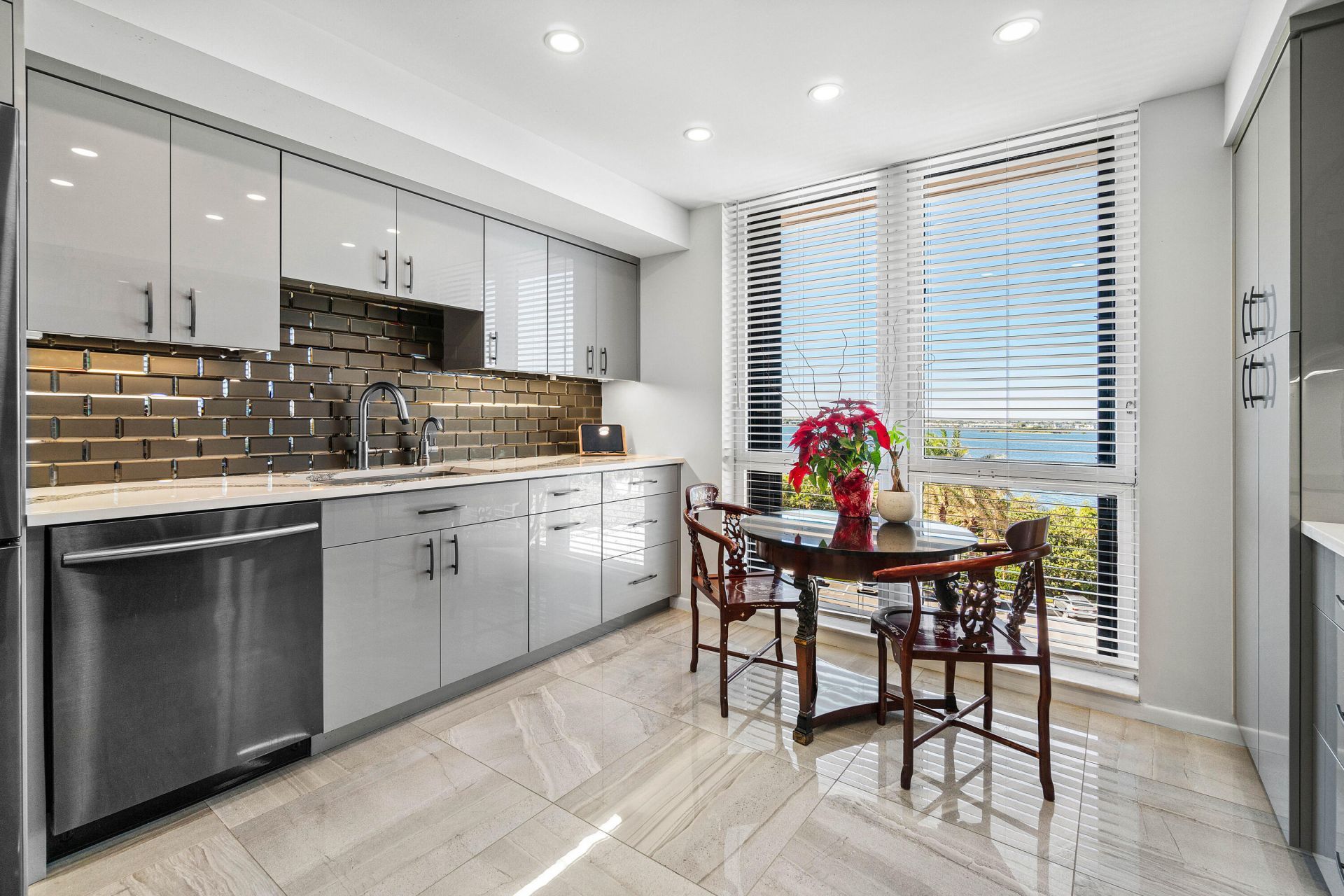 5380 N Ocean Drive N, Unit 5g, Riviera Beach, FL 33404 Photo