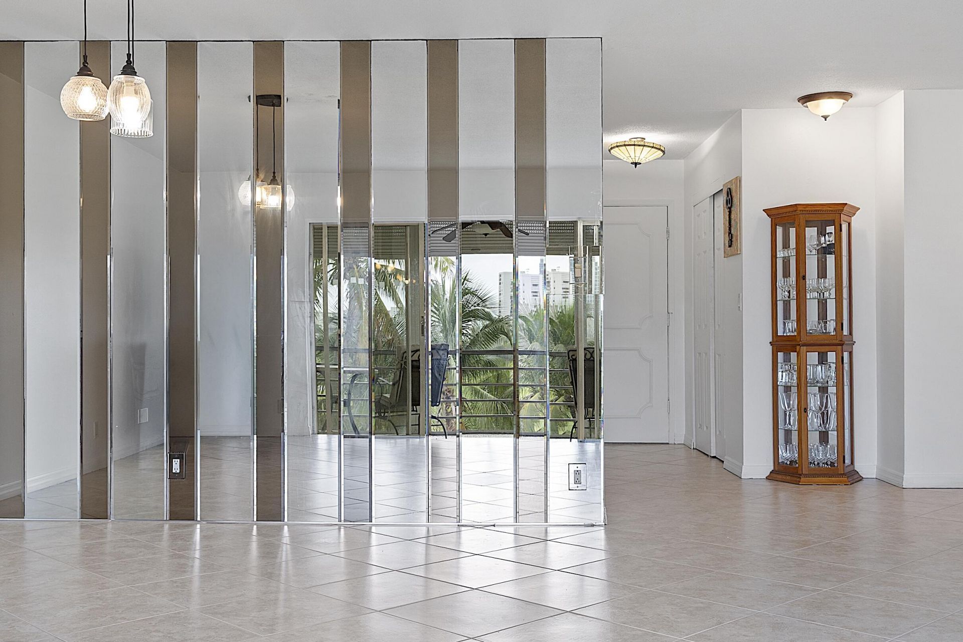 300 NE 14th Avenue, Unit 501, Hallandale, FL 33009 Photo