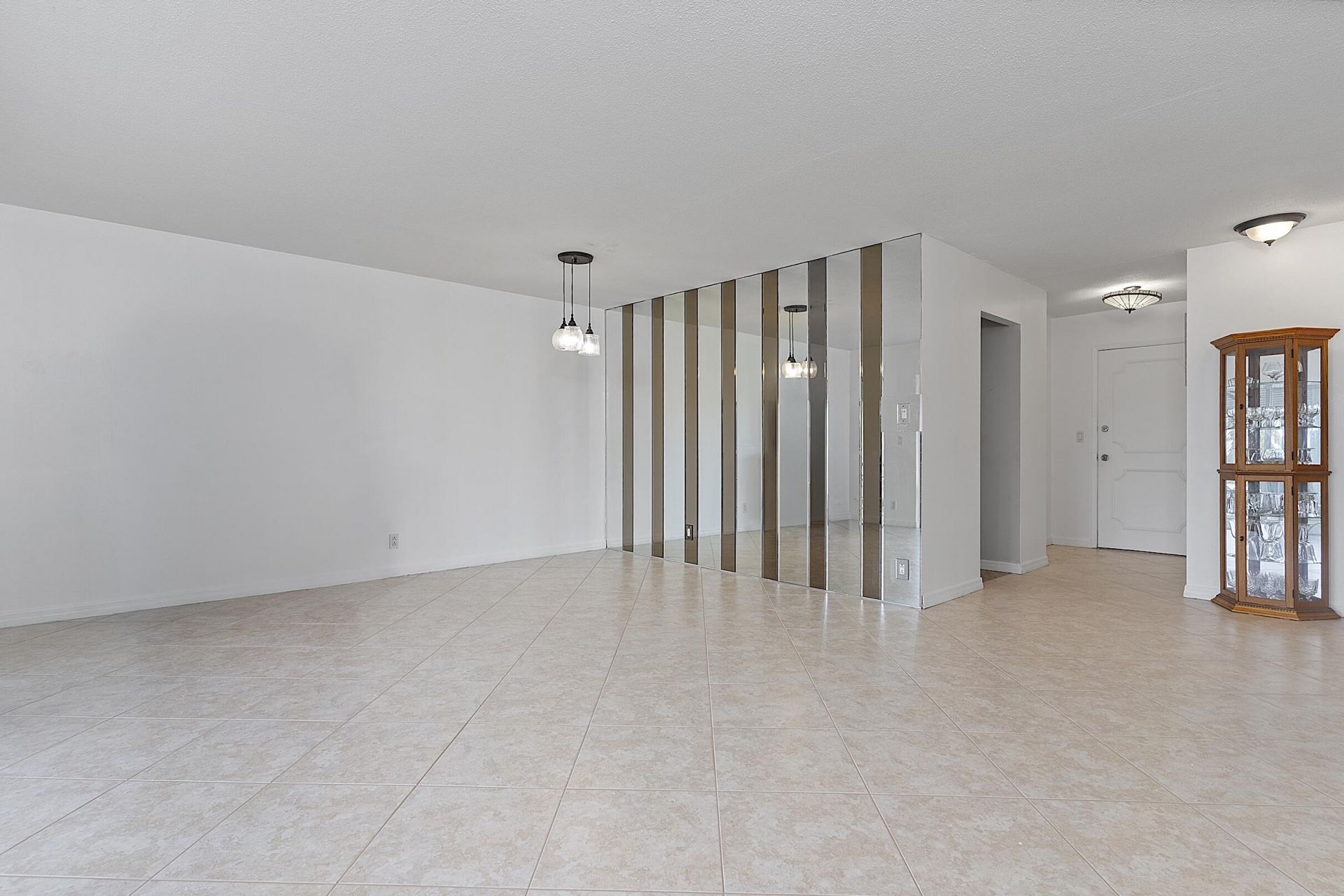 300 NE 14th Avenue, Unit 501, Hallandale, FL 33009 Photo