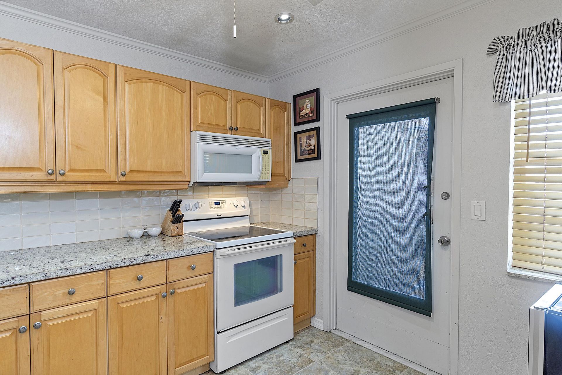 300 NE 14th Avenue, Unit 501, Hallandale, FL 33009 Photo