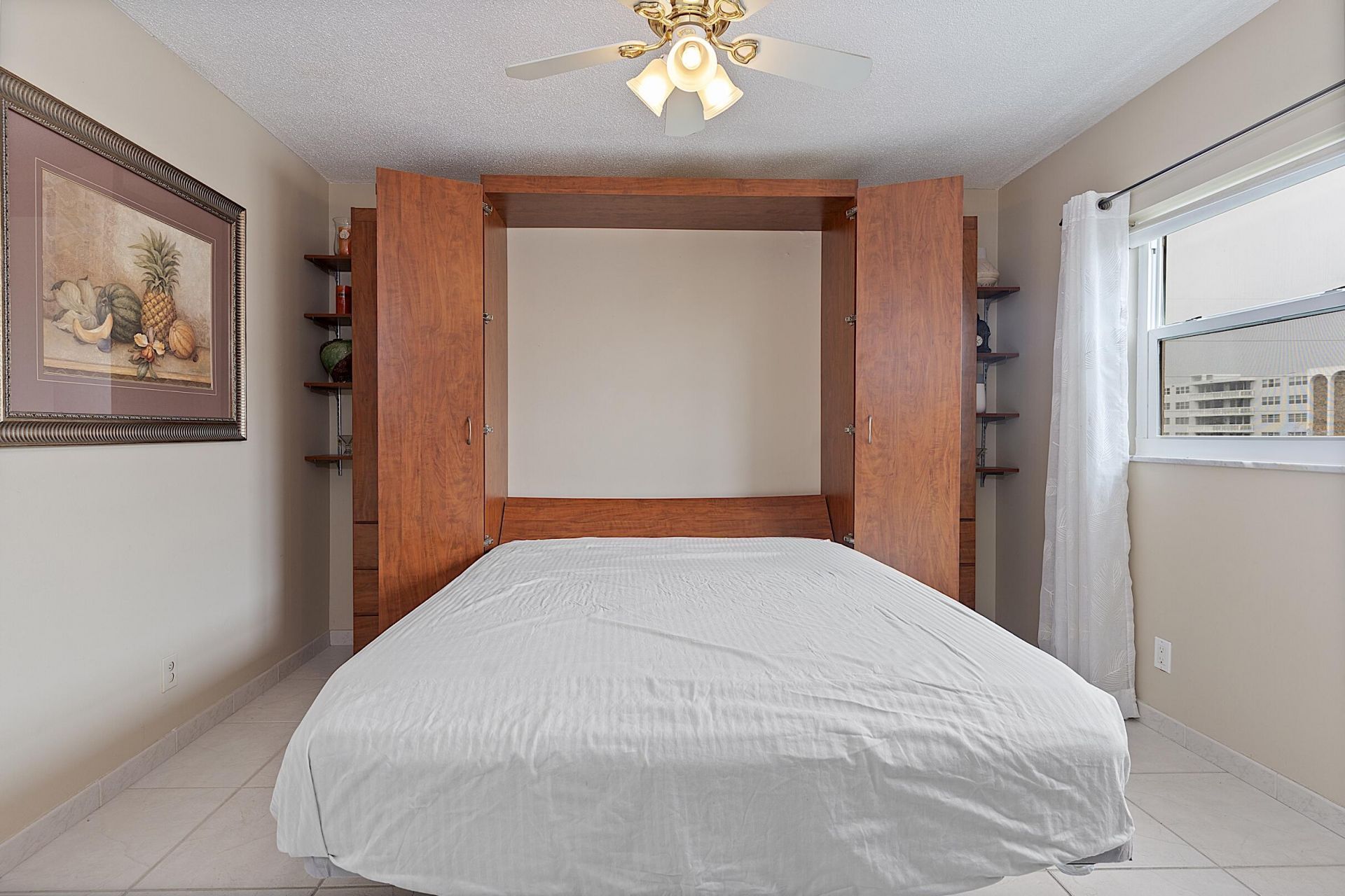 300 NE 14th Avenue, Unit 501, Hallandale, FL 33009 Photo
