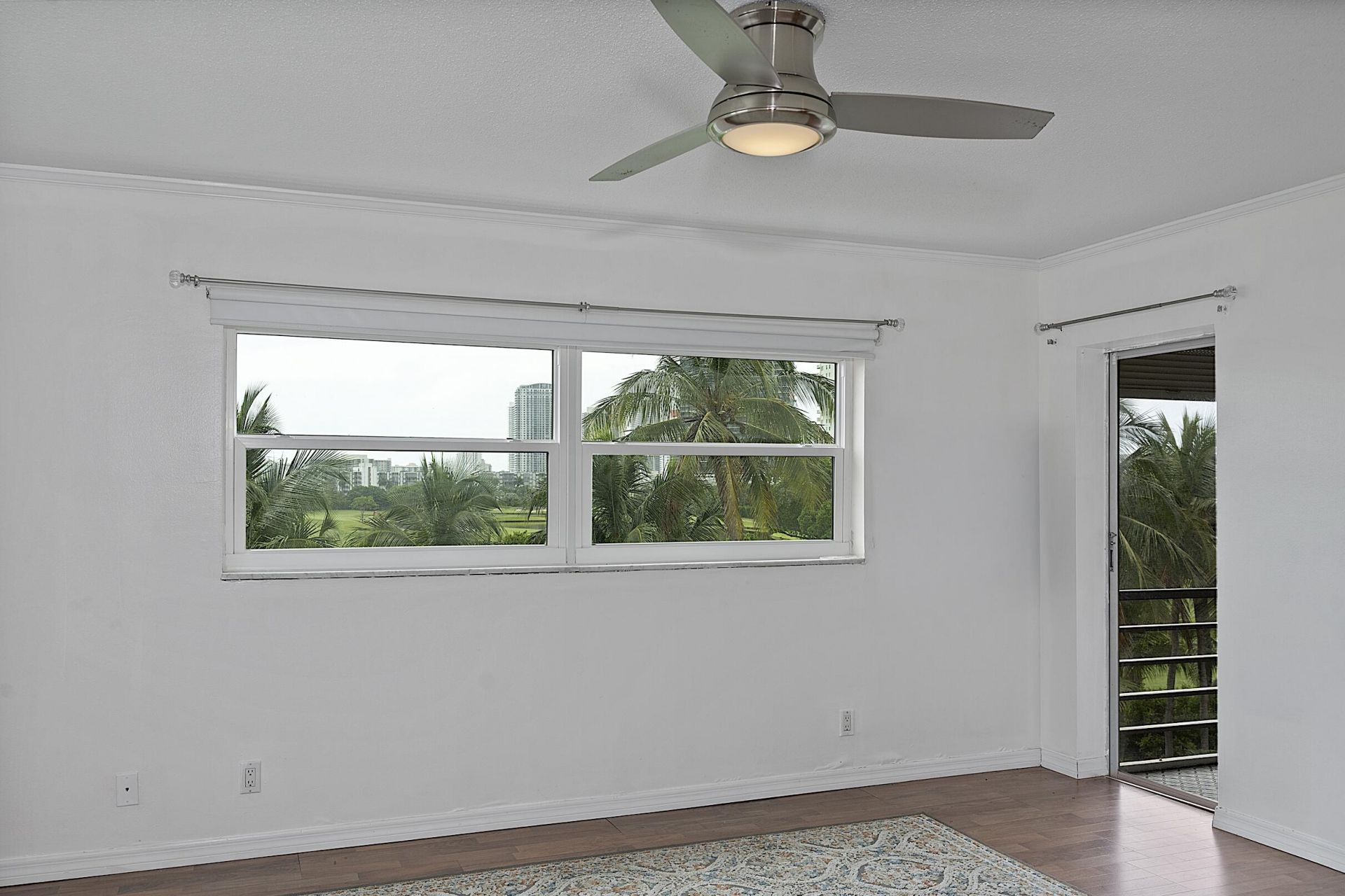 300 NE 14th Avenue, Unit 501, Hallandale, FL 33009 Photo
