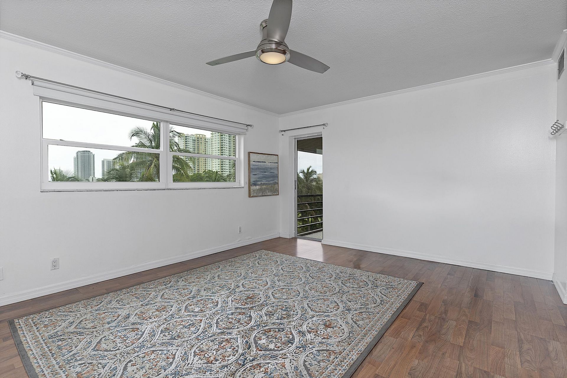 300 NE 14th Avenue, Unit 501, Hallandale, FL 33009 Photo