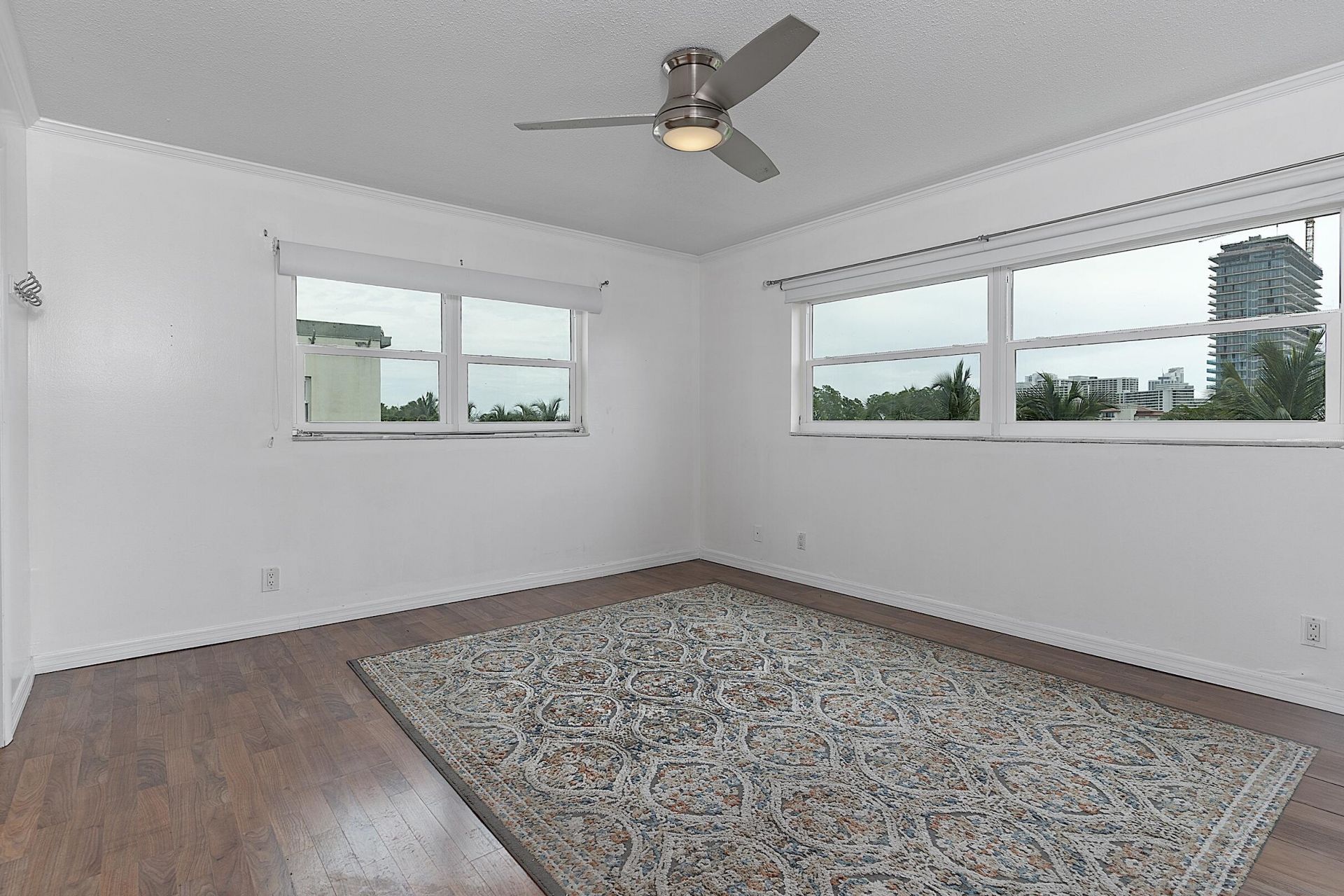 300 NE 14th Avenue, Unit 501, Hallandale, FL 33009 Photo