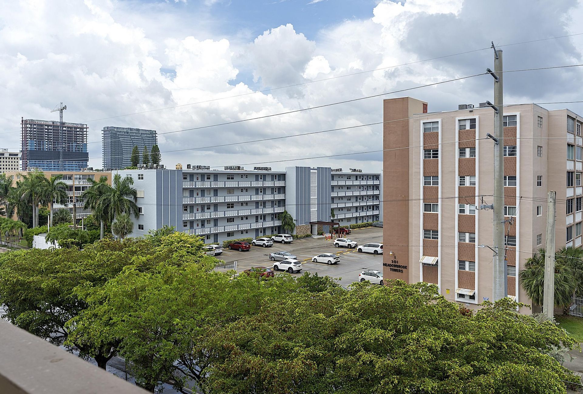 300 NE 14th Avenue, Unit 501, Hallandale, FL 33009 Photo