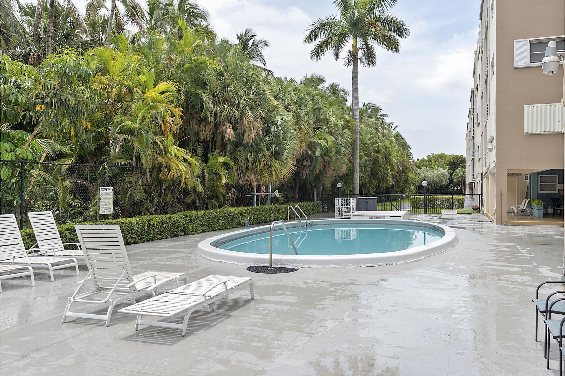 300 NE 14th Avenue, Unit 501, Hallandale, FL 33009 Photo