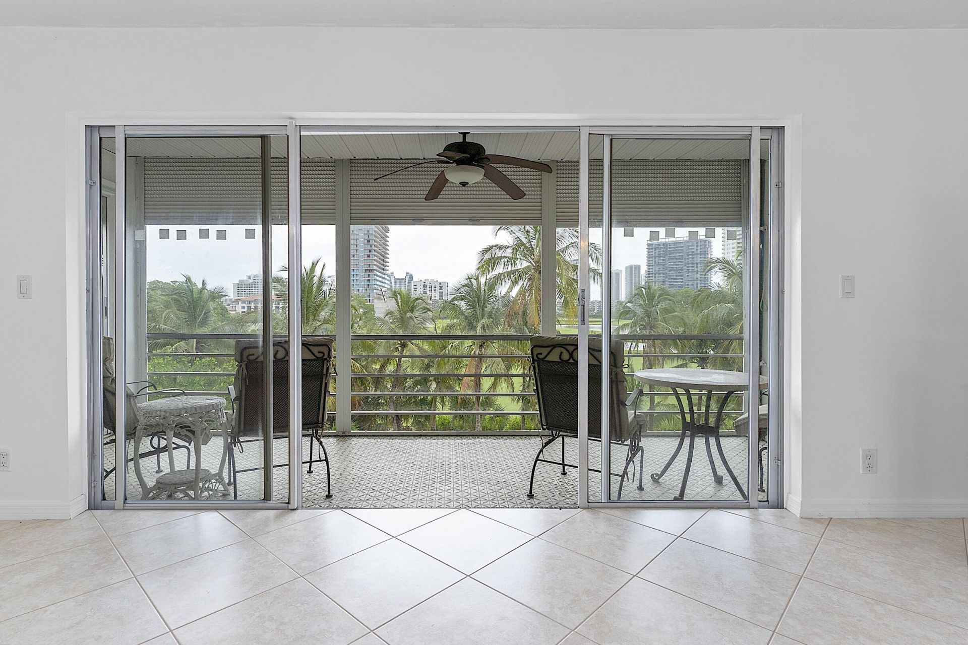 300 NE 14th Avenue, Unit 501, Hallandale, FL 33009 Photo