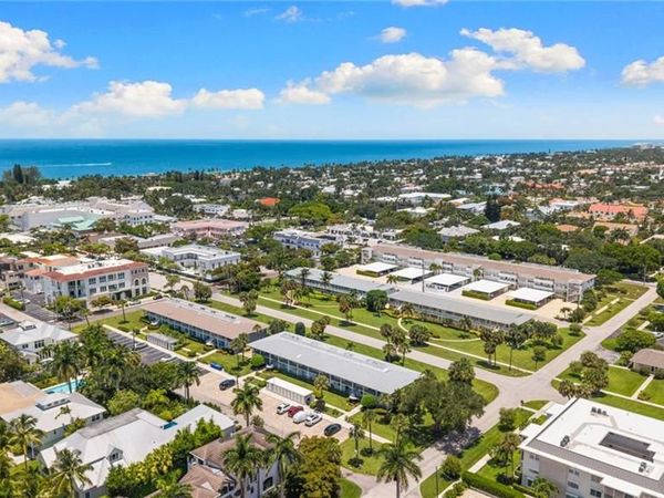 468 12th AVE S, Unit 468, NAPLES, FL 34102