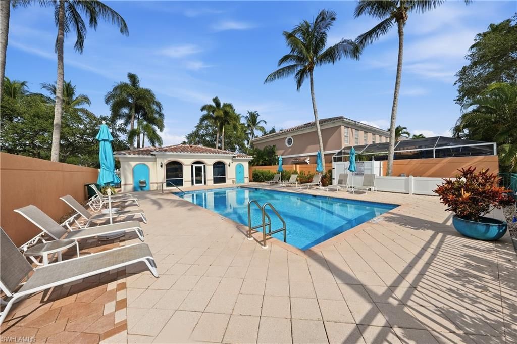 5661 Cove Cir , Unit 51, Naples, FL 34119 Photo