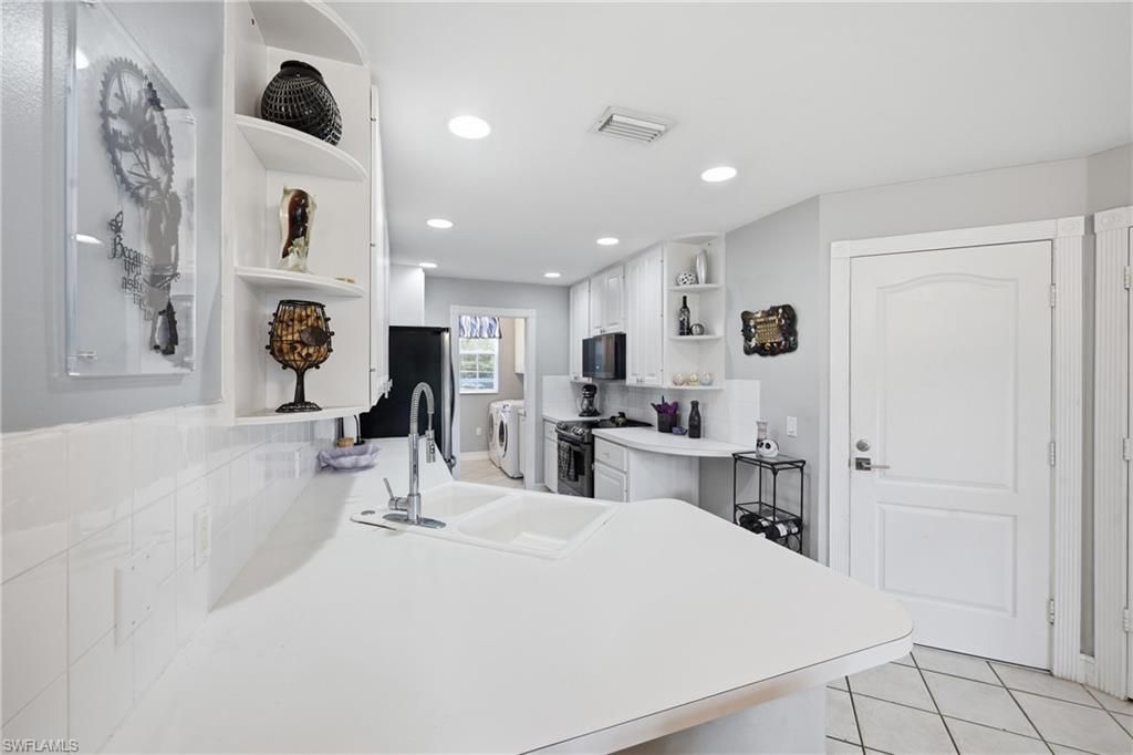 5661 Cove Cir , Unit 51, Naples, FL 34119 Photo