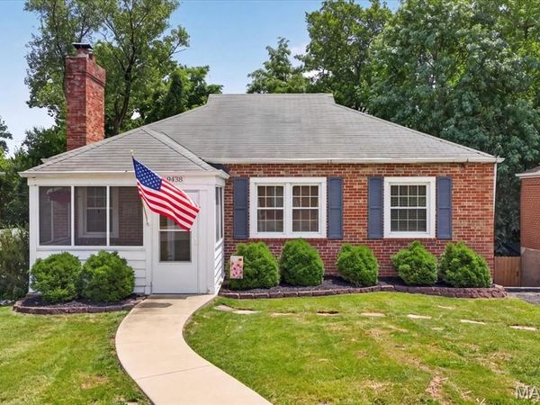 9438 Plainfield Drive, St Louis, MO 63119