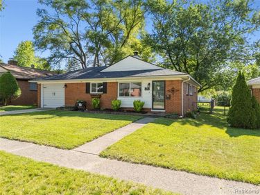 154 Noble Street, Milford Vlg, MI 48381