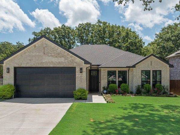112 Indian Oaks Trail, West Tawakoni, TX 75474