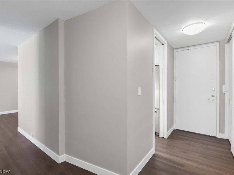 12700 Lake Avenue, Unit 2001, Lakewood, OH 44107 Photo 2