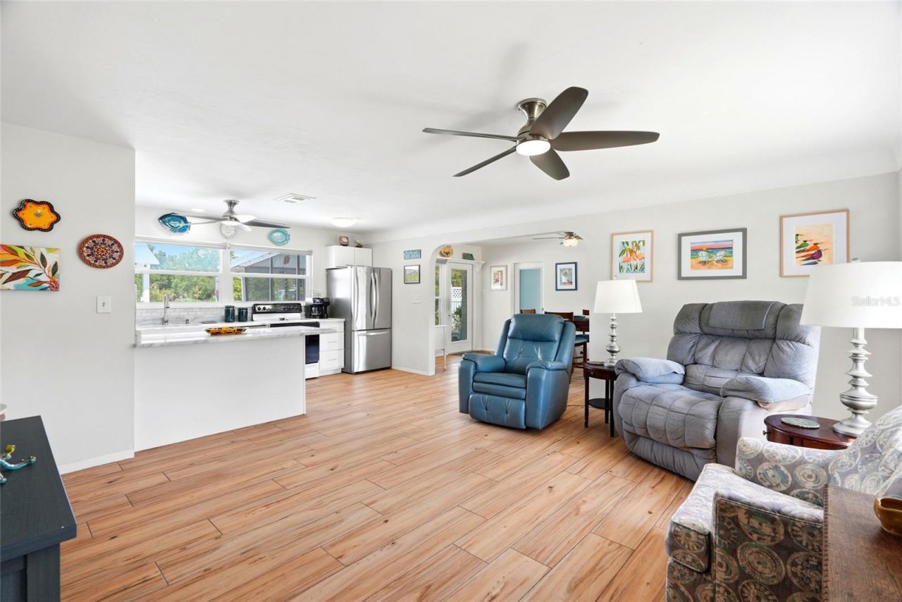 4822 60th Way N, Kenneth City, FL 33709 Photo