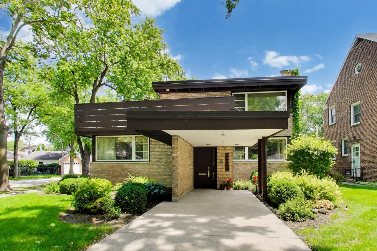7059 N Olcott Avenue, Chicago, IL 60631 Main Photo