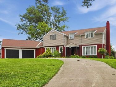8 MAYRIDGE Drive, SHENANDOAH, IA 51601