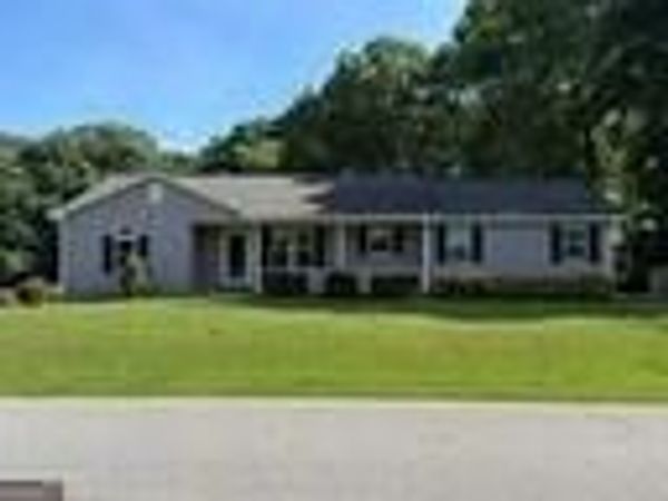 384 SAM BROWN Boulevard , Commerce, GA 30529
