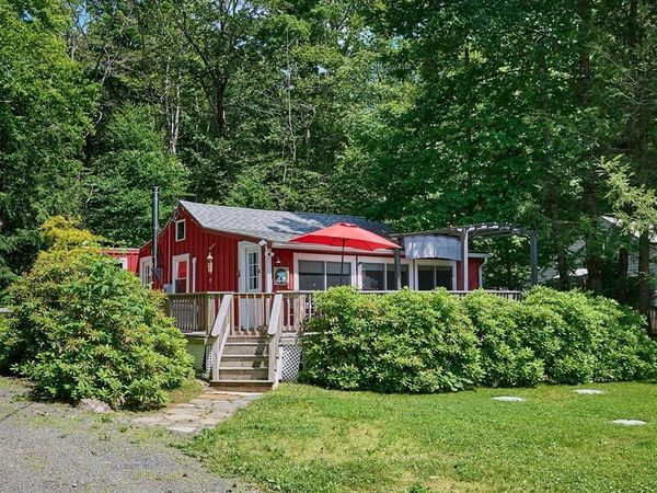 44 Aberdeen Rd, Goshen, MA 01032