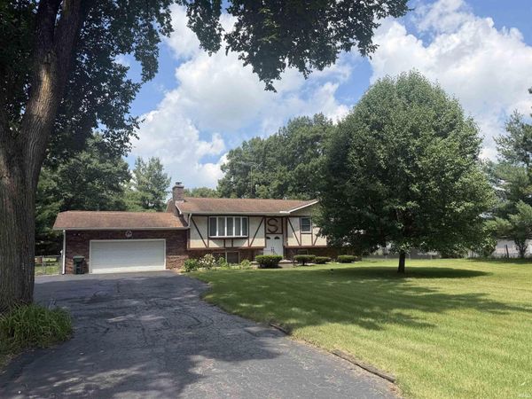 2525 S 350 E., Knox, IN 46534
