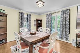 107 Westminster Avenue photo 4