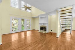 107 Westminster Avenue photo 4