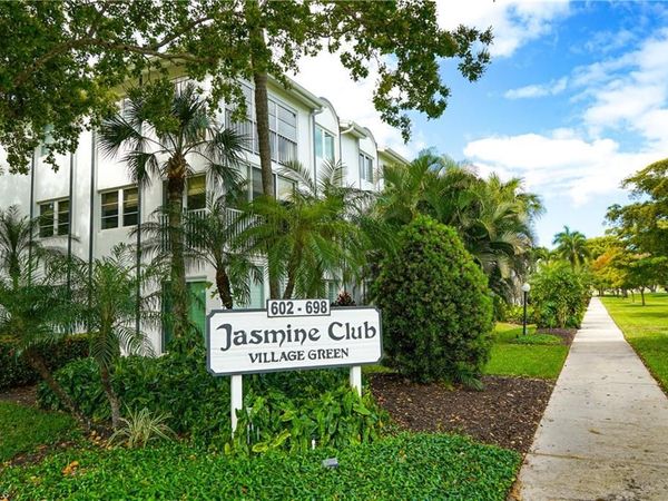 638 Broad AVE S, Unit J638, NAPLES, FL 34102