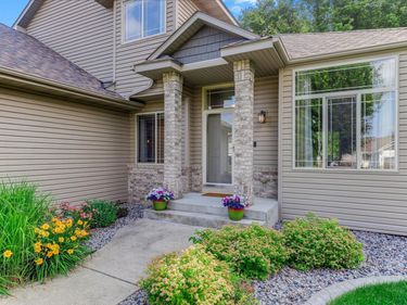 9918 Kiwi Avenue N, Brooklyn Park, MN 55443