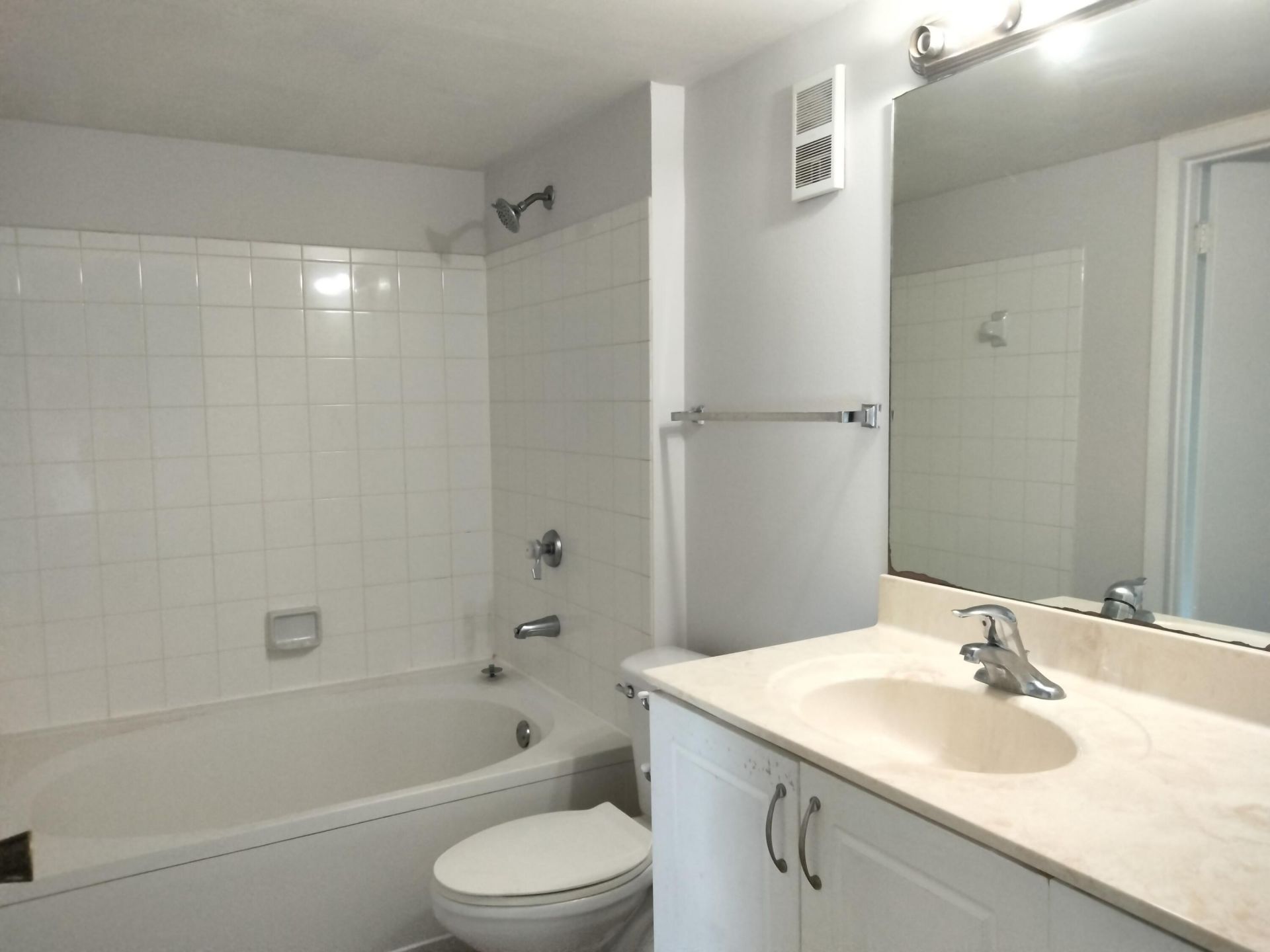 4759 Via Palm Lakes, Unit 305, West Palm Beach, FL 33417 Photo