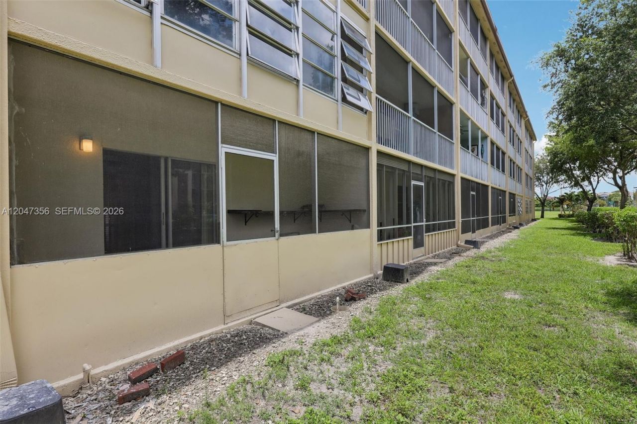 13455 SW 9th Ct , Unit 108J, Pembroke Pines, FL 33027 Photo