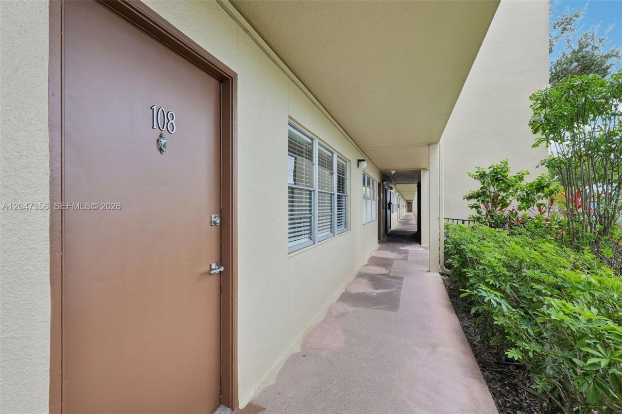 13455 SW 9th Ct , Unit 108J, Pembroke Pines, FL 33027 Photo