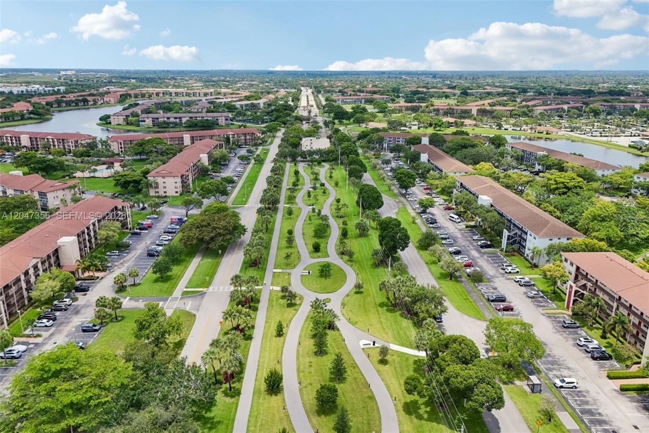13455 SW 9th Ct , Unit 108J, Pembroke Pines, FL 33027 Photo