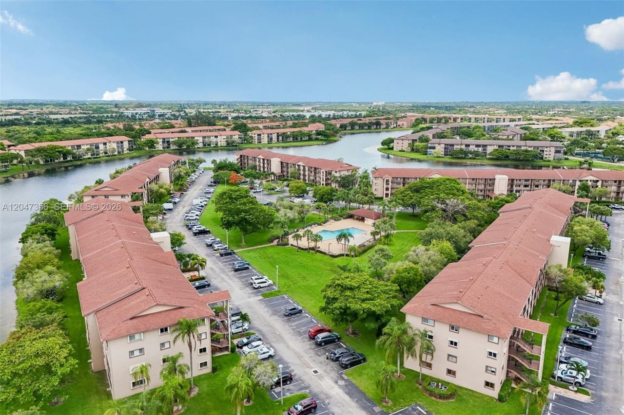 13455 SW 9th Ct , Unit 108J, Pembroke Pines, FL 33027 Photo